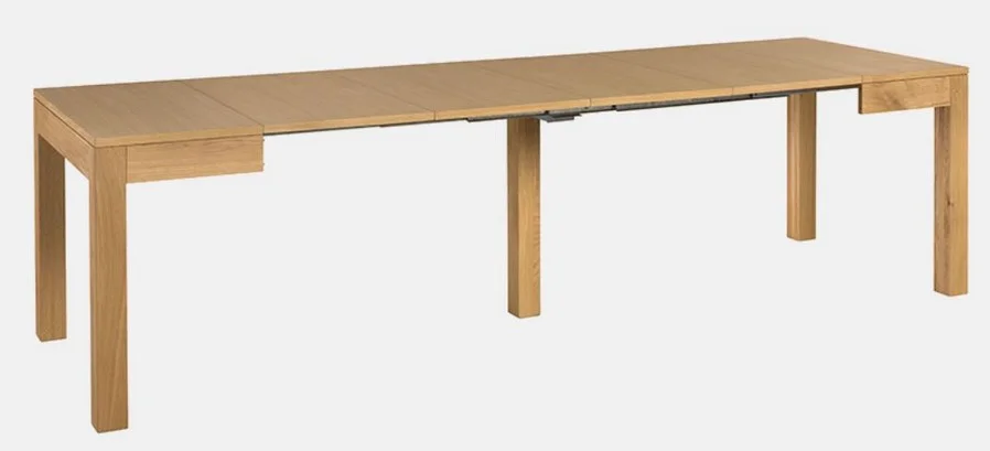 quadratischer Esstisch mit Auszugssystem